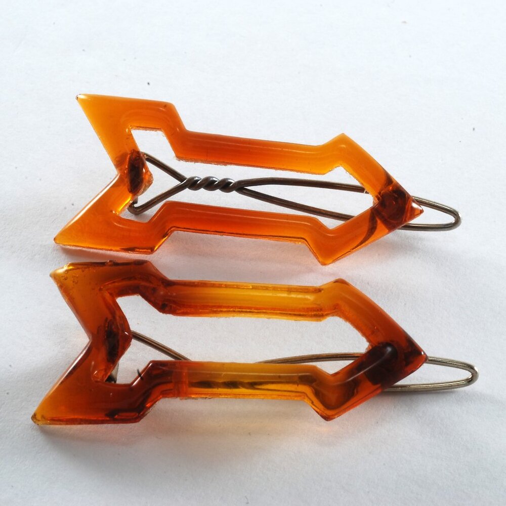 Vintage Hair Barrette Pair Tortoise Plastic Metal Wire Clasp Arrow 1 1/2" x 1/2"